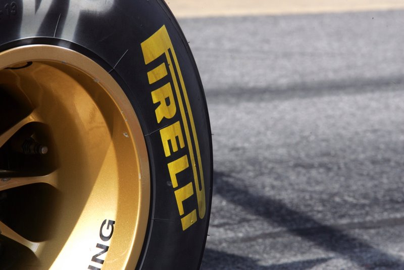 Команды F1 протестировали прототипы шин Pirelli для 2016 года