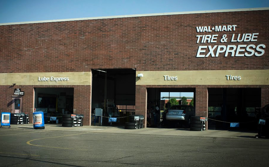 Walmart закрывает свои канадские шинные центры